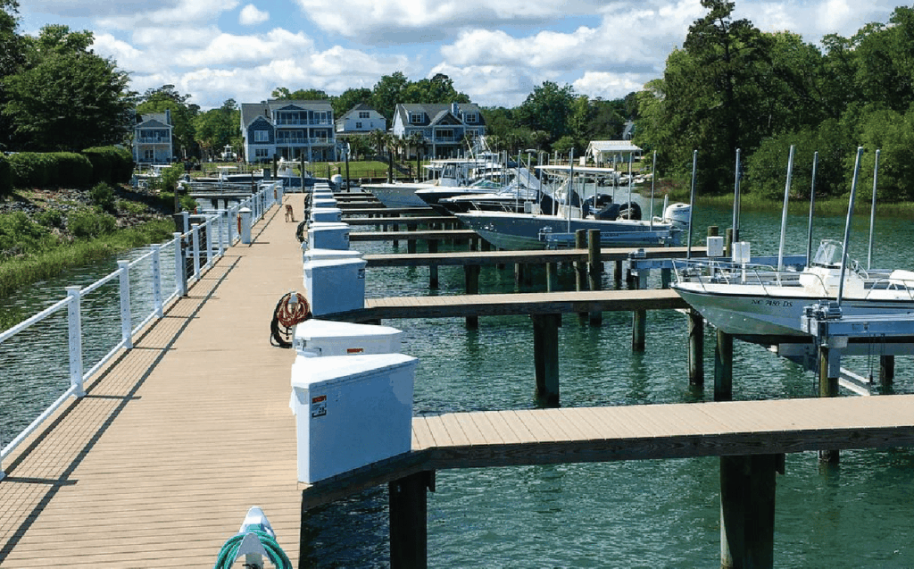 30′ boat slip at Anchors Bend Marina