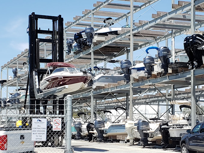 30′ Dry Stack, Sloop Point Marina