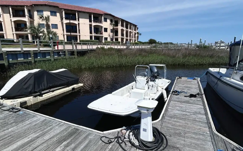20′ boat slip at Waterfronte Villas & Yacht Club